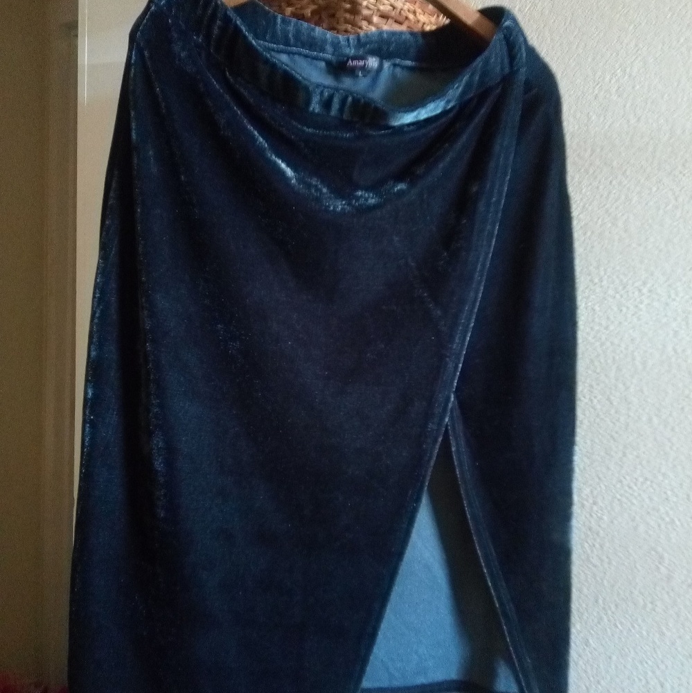 Velvet skirt